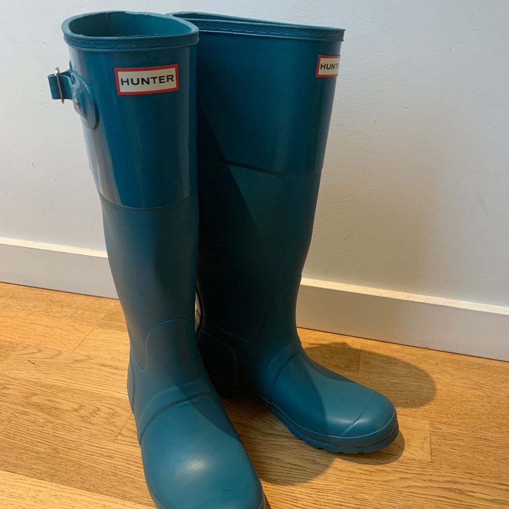 Like new Original Tall hunter rain boots